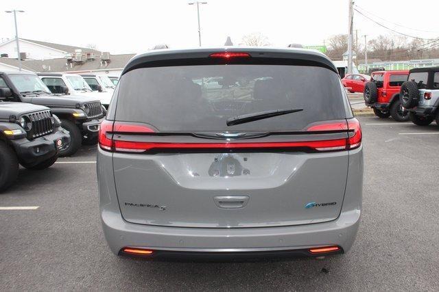 used 2021 Chrysler Pacifica Hybrid car, priced at $29,250