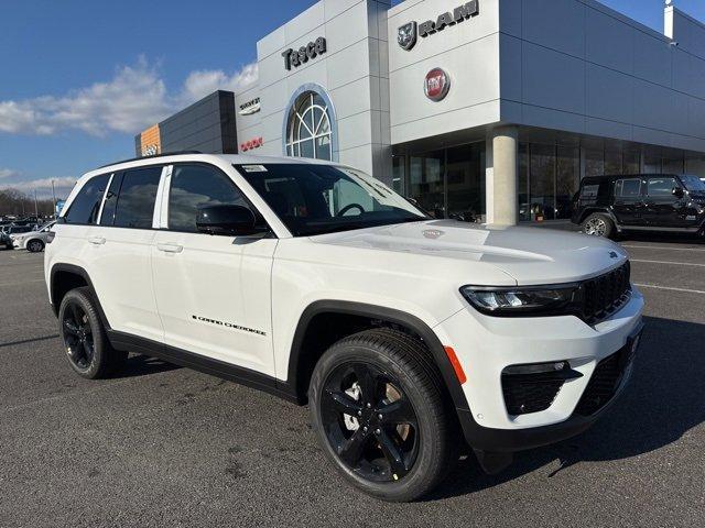 new 2025 Jeep Grand Cherokee car, priced at $54,140