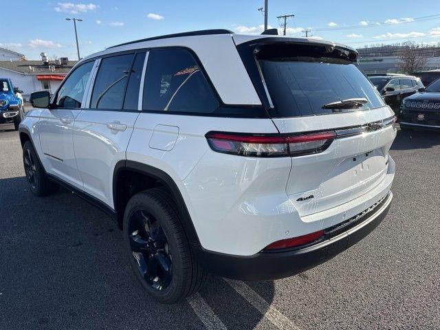 new 2025 Jeep Grand Cherokee car, priced at $54,140