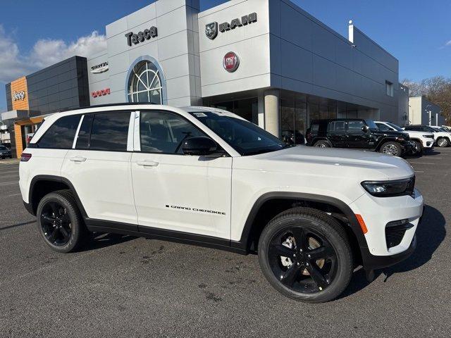 new 2025 Jeep Grand Cherokee car, priced at $54,140