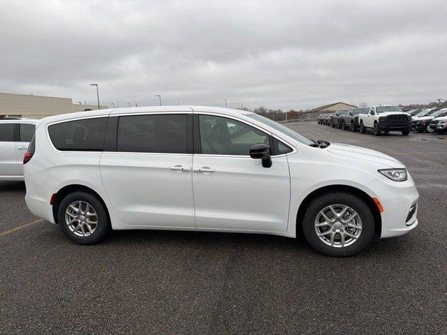 new 2026 Chrysler Pacifica car, priced at $43,060