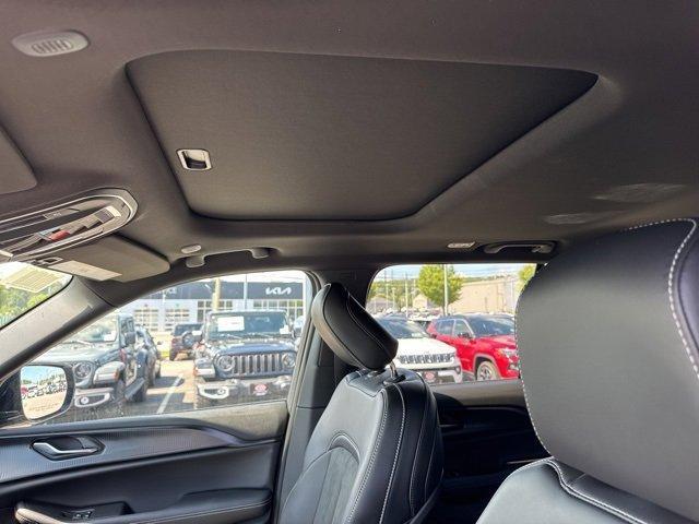 new 2025 Jeep Grand Cherokee car, priced at $46,730