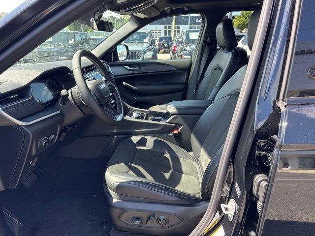 new 2025 Jeep Grand Cherokee car, priced at $48,375