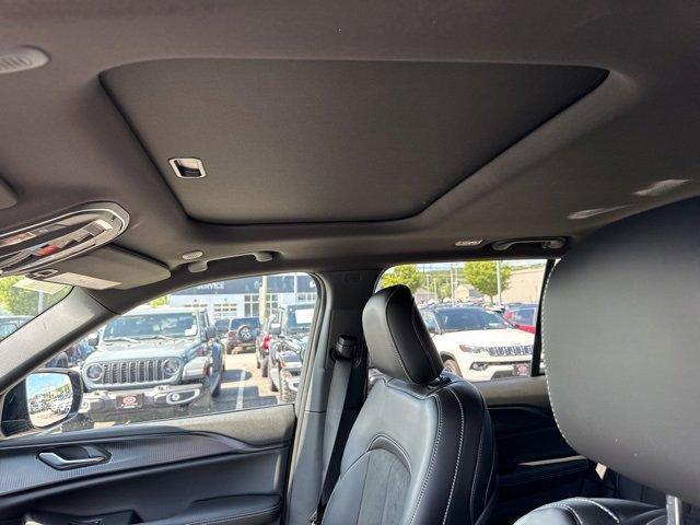 new 2025 Jeep Grand Cherokee car, priced at $48,375