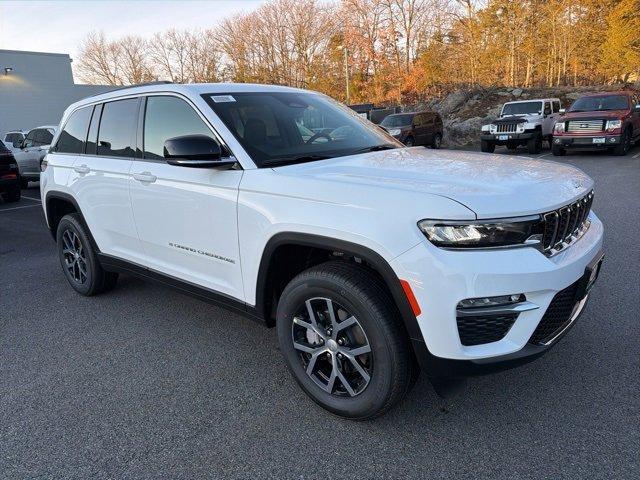 new 2025 Jeep Grand Cherokee car, priced at $44,581