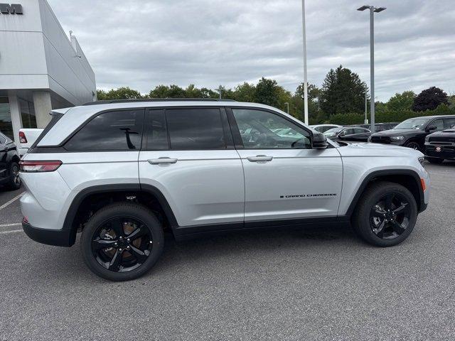 new 2024 Jeep Grand Cherokee car, priced at $44,366