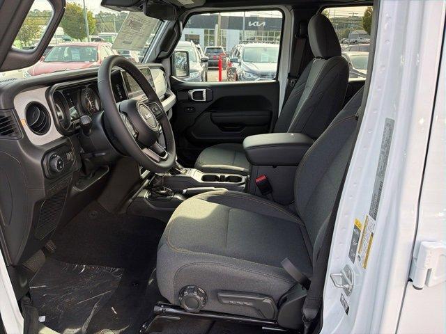 new 2025 Jeep Gladiator car, priced at $48,686