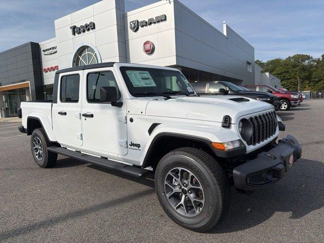 new 2025 Jeep Gladiator car, priced at $48,686