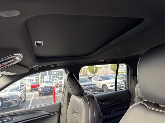 new 2025 Jeep Grand Cherokee car, priced at $47,688