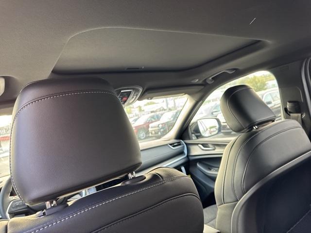 new 2025 Jeep Grand Cherokee car, priced at $47,688