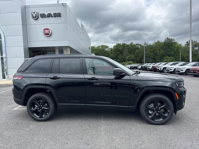 new 2025 Jeep Grand Cherokee car, priced at $52,046