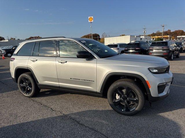 new 2025 Jeep Grand Cherokee car, priced at $51,035