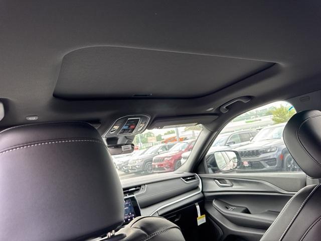 new 2025 Jeep Grand Cherokee L car, priced at $46,217