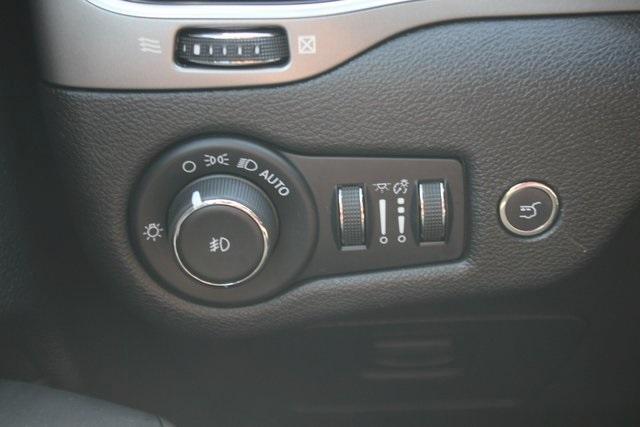 used 2021 Jeep Cherokee car, priced at $21,150