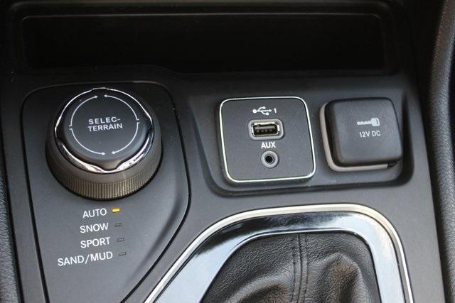 used 2021 Jeep Cherokee car, priced at $21,150