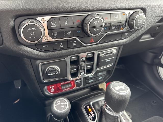 new 2025 Jeep Wrangler car, priced at $51,690