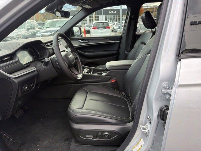 new 2025 Jeep Grand Cherokee car, priced at $47,380