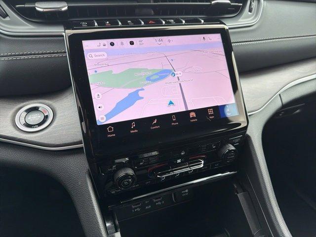 new 2025 Jeep Grand Cherokee car, priced at $47,380