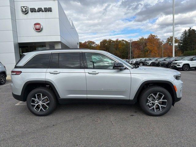 new 2025 Jeep Grand Cherokee car, priced at $47,380