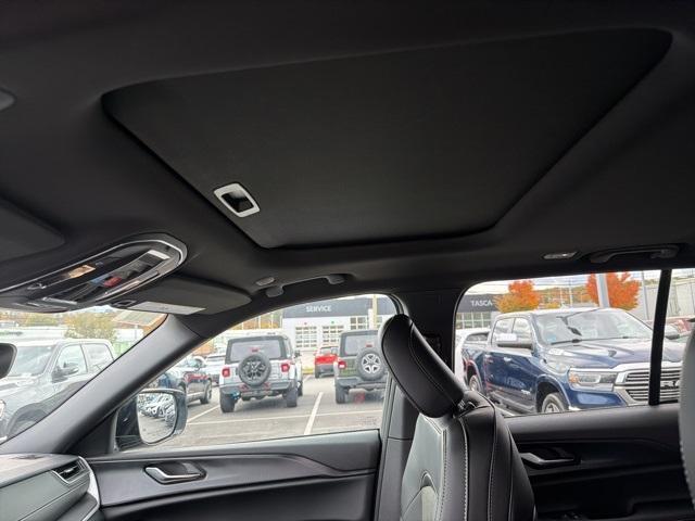 new 2025 Jeep Grand Cherokee car, priced at $43,958