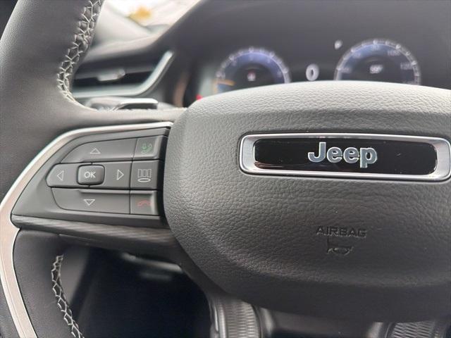 new 2025 Jeep Grand Cherokee car, priced at $43,958