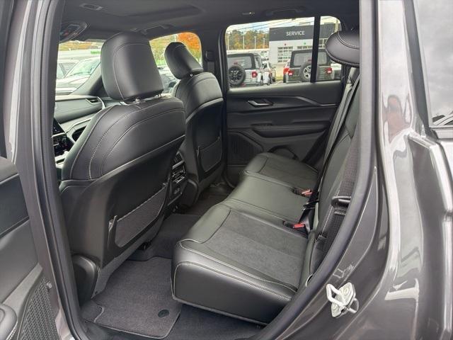 new 2025 Jeep Grand Cherokee car, priced at $43,958