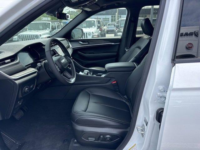 new 2025 Jeep Grand Cherokee car, priced at $46,601