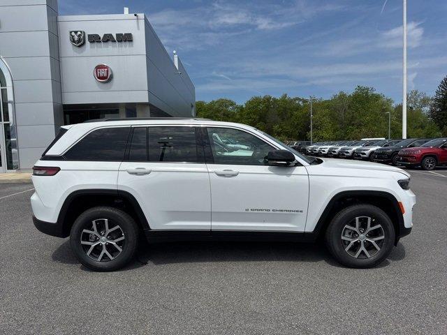 new 2025 Jeep Grand Cherokee car, priced at $46,601