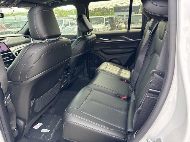 new 2025 Jeep Grand Cherokee car, priced at $46,601