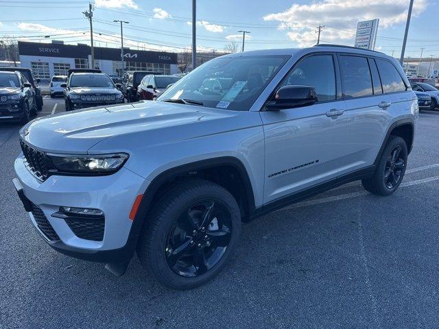 new 2025 Jeep Grand Cherokee car, priced at $50,035