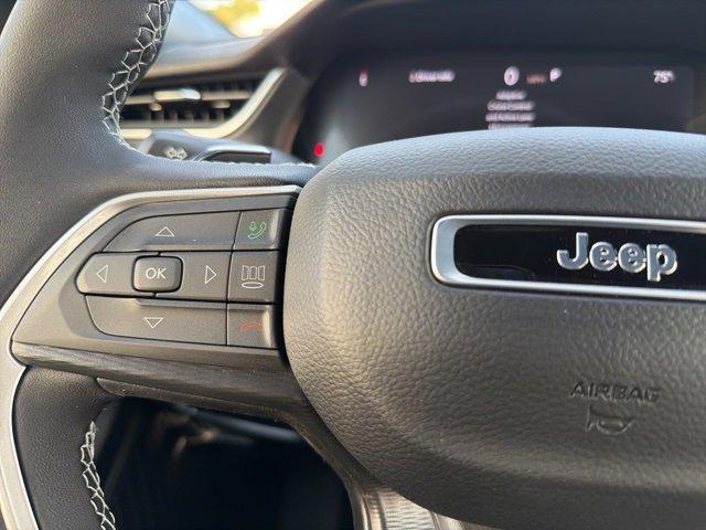 new 2025 Jeep Grand Cherokee car, priced at $47,563