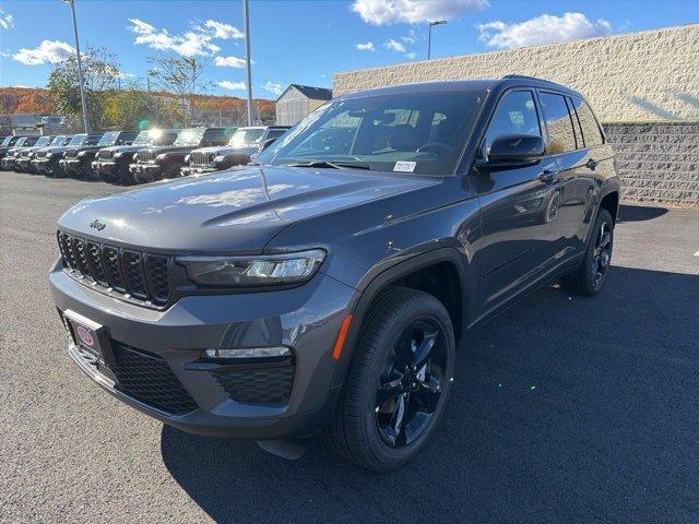 new 2025 Jeep Grand Cherokee car, priced at $49,833