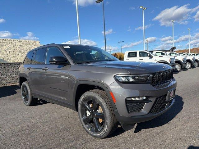 new 2025 Jeep Grand Cherokee car, priced at $49,833