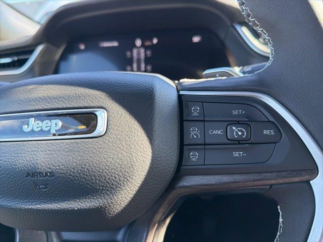 new 2025 Jeep Grand Cherokee car, priced at $49,833