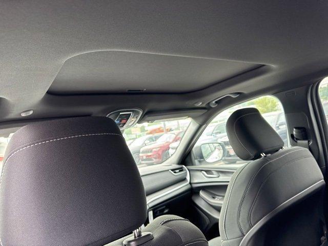 new 2025 Jeep Grand Cherokee car, priced at $41,177