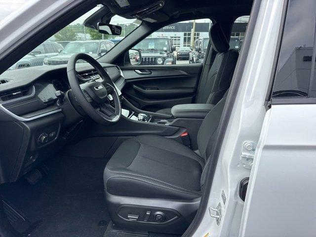 new 2025 Jeep Grand Cherokee car, priced at $41,177
