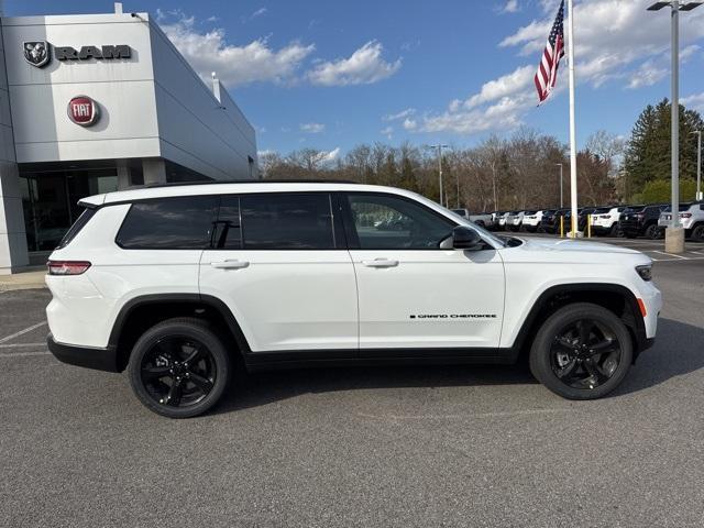new 2025 Jeep Grand Cherokee L car, priced at $47,617