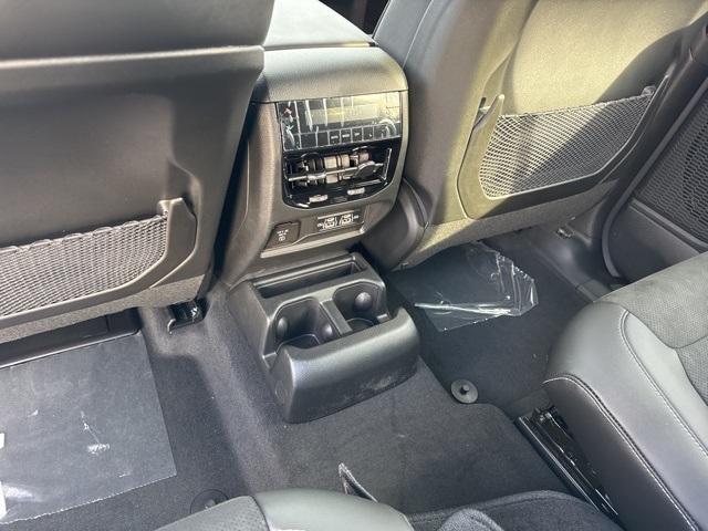 new 2025 Jeep Grand Cherokee L car, priced at $47,617