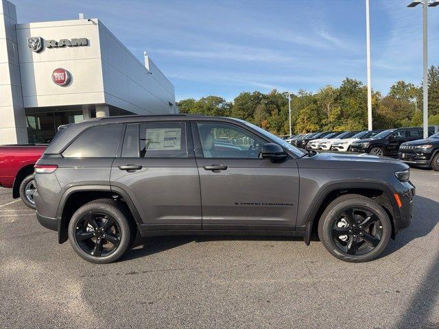 new 2025 Jeep Grand Cherokee car, priced at $55,343