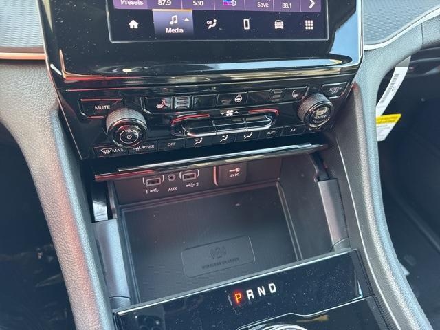 new 2025 Jeep Grand Cherokee car, priced at $43,575