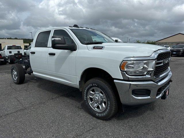 new 2024 Ram 3500 car, priced at $61,765