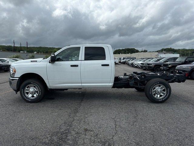 new 2024 Ram 3500 car, priced at $61,765