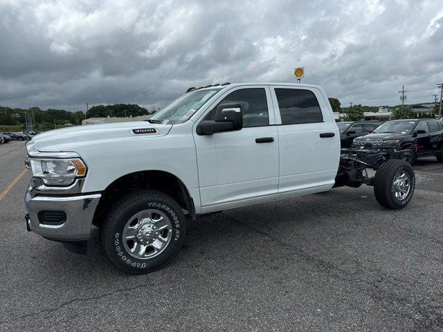 new 2024 Ram 3500 car, priced at $61,765