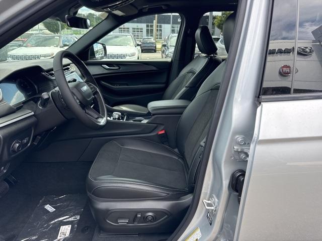 new 2025 Jeep Grand Cherokee L car, priced at $46,217