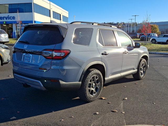 new 2025 Honda Pilot car, priced at $51,250