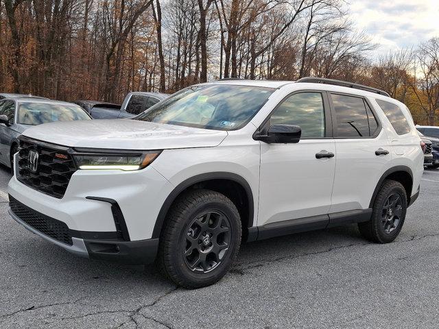 new 2025 Honda Pilot car, priced at $51,555