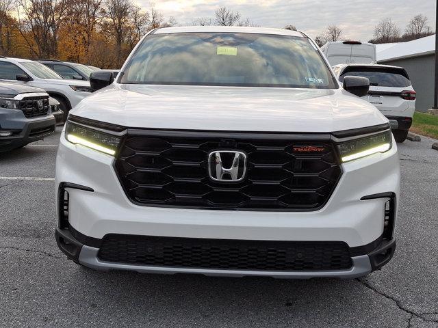 new 2025 Honda Pilot car, priced at $51,555