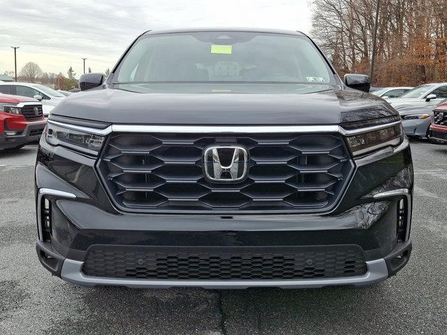 new 2025 Honda Pilot car, priced at $46,995