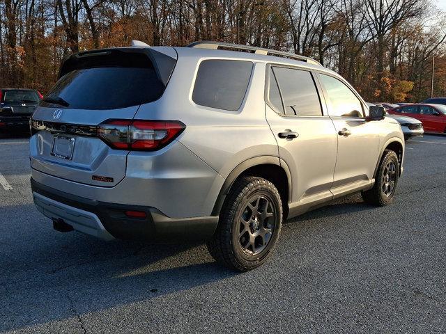 new 2025 Honda Pilot car, priced at $50,795