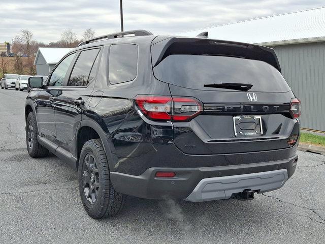 new 2025 Honda Pilot car, priced at $50,795